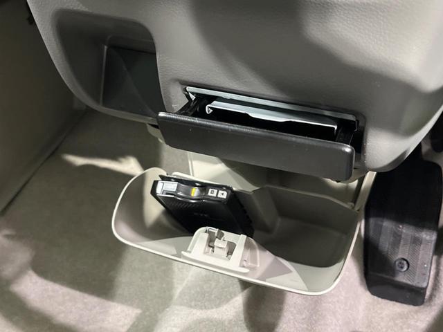 エブリイ ジョインターボ 4WD SDナビ 衝突軽減装置 禁煙車 クリアランスソナー HIDヘッド ETC 車線逸脱警報 オートライト 地デジ CD DVD再生 フォグライト 電動格納ミラー ヘッドライトレベライザー(48枚目)