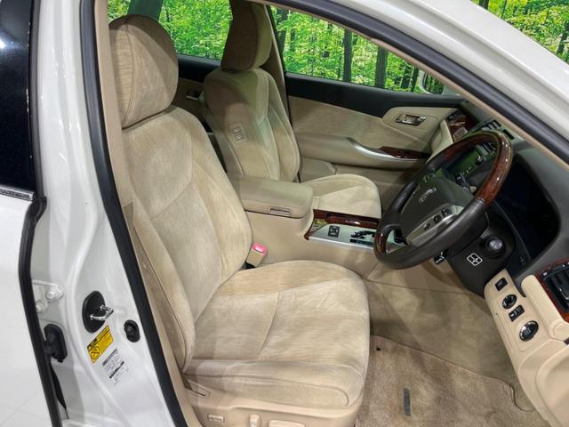 クラウン 2.5ロイヤルサルーン プレミアムエディション 純正ナビ バックカメラ 禁煙車 パワーシート ドラレコ スマートキー HIDヘッド ETC クルコン オートライト デュアルオートエアコン 純正16インチAW フルセグ CD DVD再生 フォグライト(8枚目)