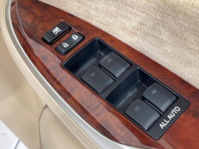 クラウン 2.5ロイヤルサルーン プレミアムエディション 純正ナビ バックカメラ 禁煙車 パワーシート ドラレコ スマートキー HIDヘッド ETC クルコン オートライト デュアルオートエアコン 純正16インチAW フルセグ CD DVD再生 フォグライト(35枚目)