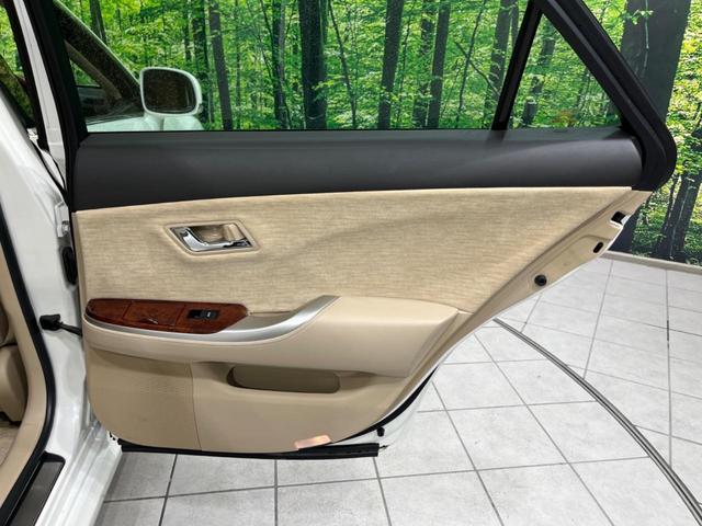 クラウン 2.5ロイヤルサルーン プレミアムエディション 純正ナビ バックカメラ 禁煙車 パワーシート ドラレコ スマートキー HIDヘッド ETC クルコン オートライト デュアルオートエアコン 純正16インチAW フルセグ CD DVD再生 フォグライト(60枚目)