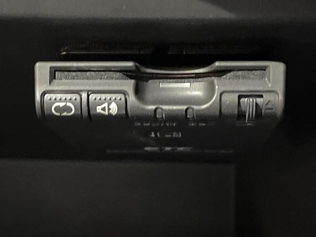 ノート ｅ－パワー　Ｘ　ＳＤナビ　全周囲カメラ　衝突軽減装置　禁煙車　コーナーセンサー　スマートキー　ＬＥＤヘッド　ＥＴＣ　車線逸脱警報　誤発進抑制機能　オートライト　オートエアコン　Ｂｌｕｅｔｏｏｔｈ　ＣＤ　ＤＶＤ再生（7枚目）