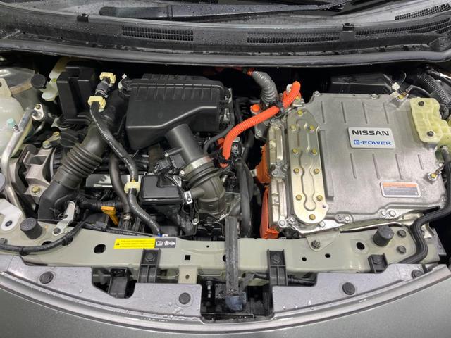 ノート ｅ－パワー　Ｘ　ＳＤナビ　全周囲カメラ　衝突軽減装置　禁煙車　コーナーセンサー　スマートキー　ＬＥＤヘッド　ＥＴＣ　車線逸脱警報　誤発進抑制機能　オートライト　オートエアコン　Ｂｌｕｅｔｏｏｔｈ　ＣＤ　ＤＶＤ再生（18枚目）