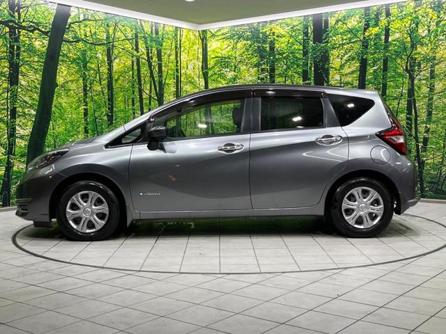 ノート ｅ－パワー　Ｘ　ＳＤナビ　全周囲カメラ　衝突軽減装置　禁煙車　コーナーセンサー　スマートキー　ＬＥＤヘッド　ＥＴＣ　車線逸脱警報　誤発進抑制機能　オートライト　オートエアコン　Ｂｌｕｅｔｏｏｔｈ　ＣＤ　ＤＶＤ再生（31枚目）