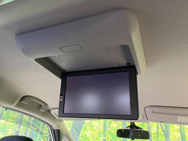 【フリップダウンモニター】大画面モニターで後席でもエンタメをお楽しみいただけます。小さなお子様にも大人気の装備です♪