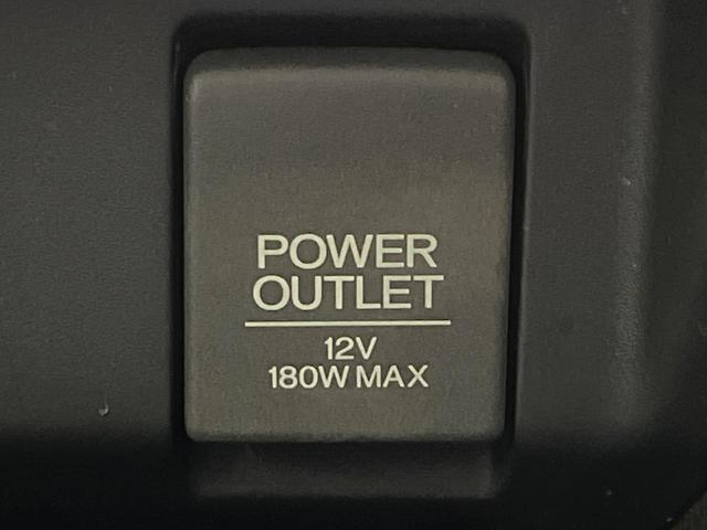 フィットハイブリッド Ｌパッケージ　純正ナビ　バックカメラ　衝突軽減装置　禁煙車　ハーフレザーシート　スマートキー　ＬＥＤヘッド　ＥＴＣ　クルコン　誤発進抑制機能　オートライト　オートエアコン　Ｂｌｕｅｔｏｏｔｈ　ＣＤ　ＤＶＤ再生（50枚目）