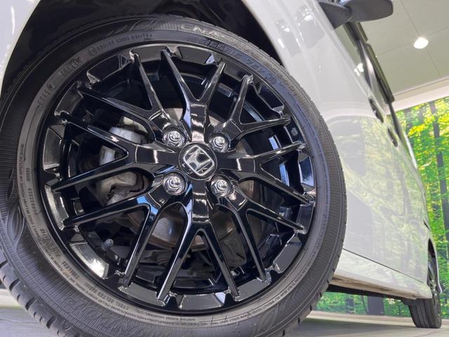 N-BOXカスタム Lターボ スタイル+ブラック 両側電動ドア 純正9型ナビ バックカメラ 衝突軽減装置 レーダークルーズ 禁煙車 ハーフレザーシート コーナーセンサー スマートキー LEDヘッド ETC オートハイビーム オートエアコン 純正AW(13枚目)