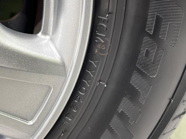 ノート Ｘ　Ｖセレクション＋セーフティ　ＳＤナビ　衝突軽減装置　禁煙車　スマートキー　ＥＴＣ　車線逸脱警報　誤発進抑制機能　ＣＤ　ＤＶＤ再生　地デジ　アイドリングストップ　横滑り防止装置　プライバシーガラス　電動格納ミラー　盗難防止装置（35枚目）