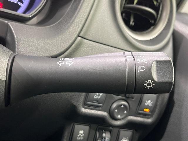 ノート Ｘ　Ｖセレクション＋セーフティ　ＳＤナビ　衝突軽減装置　禁煙車　スマートキー　ＥＴＣ　車線逸脱警報　誤発進抑制機能　ＣＤ　ＤＶＤ再生　地デジ　アイドリングストップ　横滑り防止装置　プライバシーガラス　電動格納ミラー　盗難防止装置（54枚目）