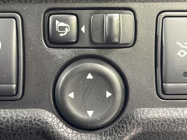 ノート Ｘ　Ｖセレクション＋セーフティ　ＳＤナビ　衝突軽減装置　禁煙車　スマートキー　ＥＴＣ　車線逸脱警報　誤発進抑制機能　ＣＤ　ＤＶＤ再生　地デジ　アイドリングストップ　横滑り防止装置　プライバシーガラス　電動格納ミラー　盗難防止装置（58枚目）