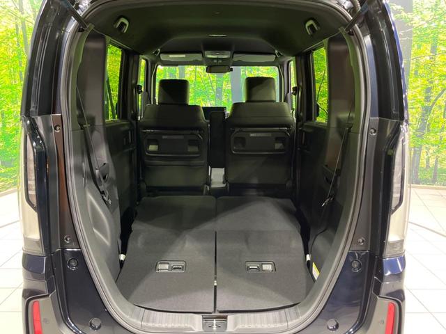 N-BOXカスタム ターボ 両側電動ドア 全周囲カメラ 衝突軽減装置 レーダークルーズ 禁煙車 ハーフレザーシート コーナーセンサー レーンキープ スマートキー LEDヘッド ETC オートハイビーム 純正15インチAW(10枚目)