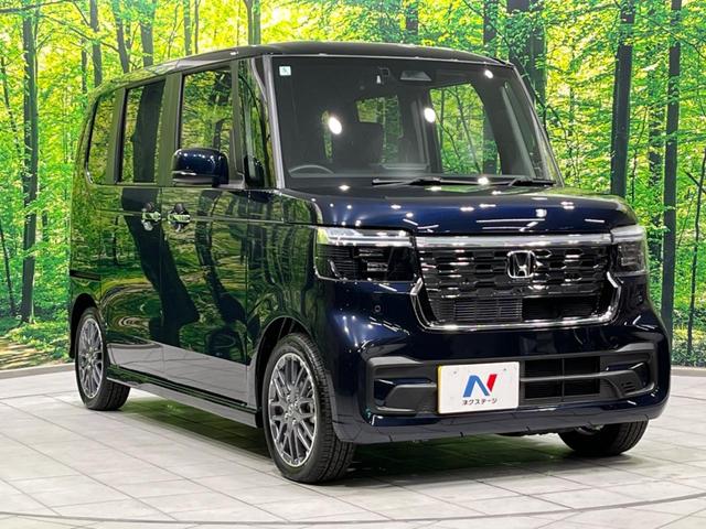 N-BOXカスタム ターボ 両側電動ドア 全周囲カメラ 衝突軽減装置 レーダークルーズ 禁煙車 ハーフレザーシート コーナーセンサー レーンキープ スマートキー LEDヘッド ETC オートハイビーム 純正15インチAW(16枚目)