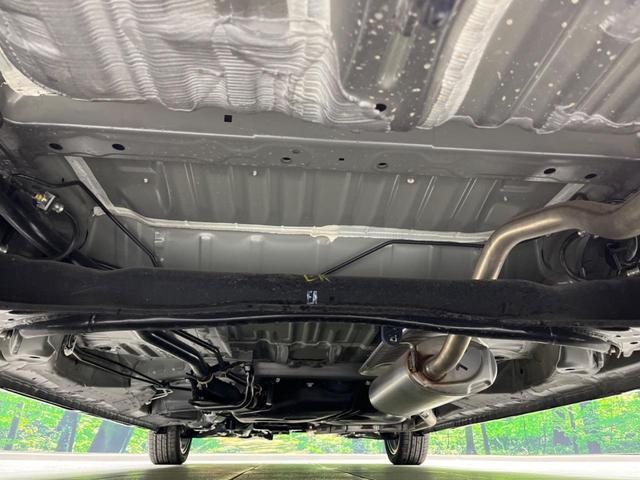 N-BOXカスタム ターボ 両側電動ドア 全周囲カメラ 衝突軽減装置 レーダークルーズ 禁煙車 ハーフレザーシート コーナーセンサー レーンキープ スマートキー LEDヘッド ETC オートハイビーム 純正15インチAW(19枚目)