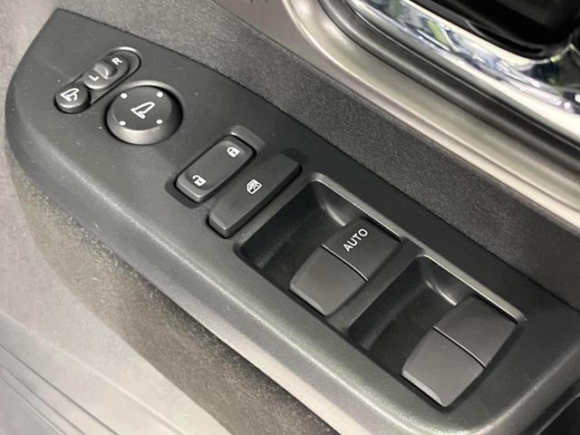 N-BOXカスタム ターボ 両側電動ドア 全周囲カメラ 衝突軽減装置 レーダークルーズ 禁煙車 ハーフレザーシート コーナーセンサー レーンキープ スマートキー LEDヘッド ETC オートハイビーム 純正15インチAW(28枚目)