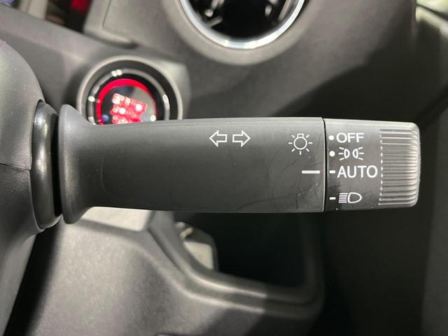 N-BOXカスタム ターボ 両側電動ドア 全周囲カメラ 衝突軽減装置 レーダークルーズ 禁煙車 ハーフレザーシート コーナーセンサー レーンキープ スマートキー LEDヘッド ETC オートハイビーム 純正15インチAW(36枚目)