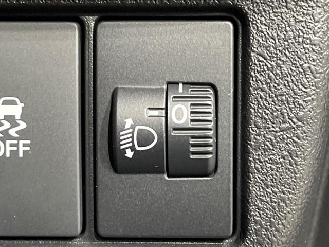 N-BOXカスタム ターボ 両側電動ドア 全周囲カメラ 衝突軽減装置 レーダークルーズ 禁煙車 ハーフレザーシート コーナーセンサー レーンキープ スマートキー LEDヘッド ETC オートハイビーム 純正15インチAW(46枚目)