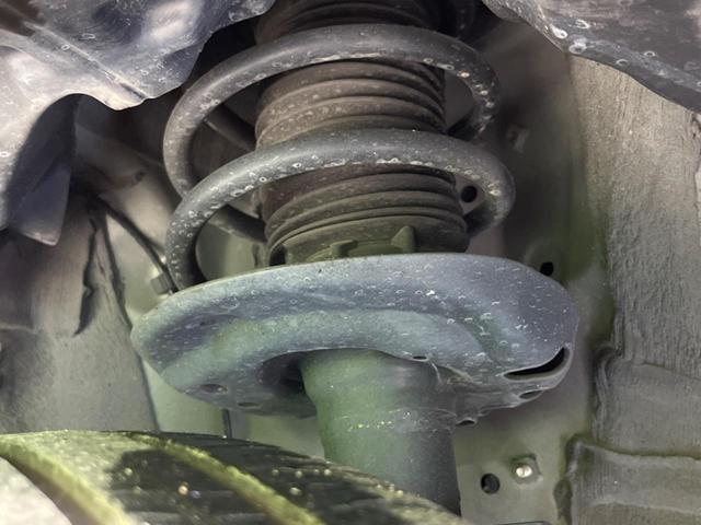 ヤリスクロス ハイブリッドＧ　モデリスタエアロ　純正８型ナビ　全周囲カメラ　衝突軽減装置　レーダークルーズ　禁煙車　シートヒーター　前後ドラレコ　コーナーセンサー　スマートキー　ＬＥＤヘッド　ＥＴＣ　ステアリングヒーター（20枚目）