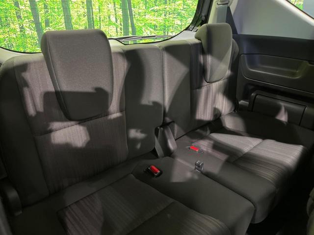 フリード G・ホンダセンシング 両側電動ドア 純正9型ナビ 後席モニター バックカメラ 寒冷地仕様 衝突軽減装置 レーダークルーズ 禁煙車 レーンキープ スマートキー LEDヘッド ETC 誤発進抑制機能 先行車発進告知 DVD再生(10枚目)