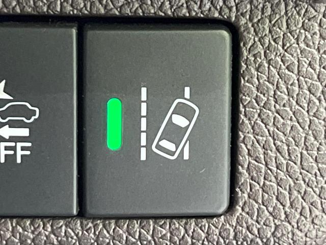 フリード G・ホンダセンシング 両側電動ドア 純正9型ナビ 後席モニター バックカメラ 寒冷地仕様 衝突軽減装置 レーダークルーズ 禁煙車 レーンキープ スマートキー LEDヘッド ETC 誤発進抑制機能 先行車発進告知 DVD再生(49枚目)