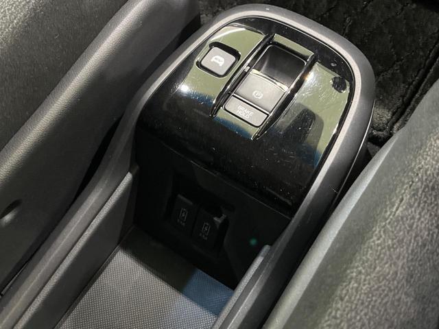 ステップワゴンスパーダ スパーダハイブリッド G ホンダセンシング 両側電動ドア 後席モニター 純正9型ナビ 全周囲カメラ アダプティブクルーズ 禁煙車 ドラレコ ETC スマートキー LEDヘッド 車線逸脱警報 誤発信抑制機能 先行車発進告知 CD DVD再生(37枚目)