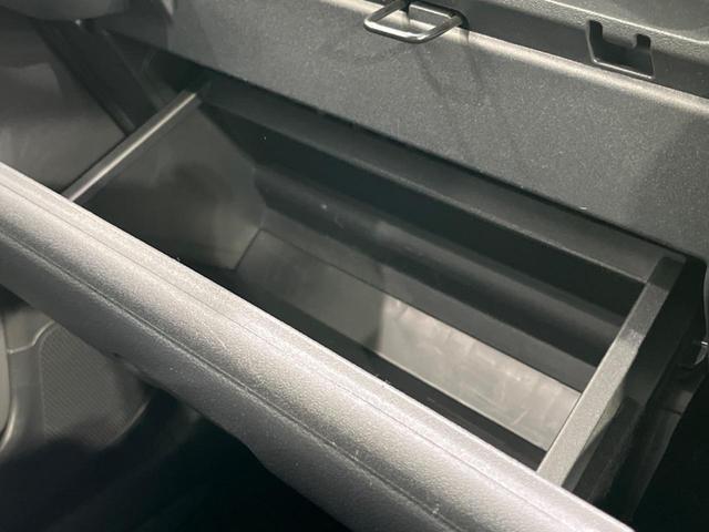 シエンタ ハイブリッドＺ　両側電動ドア　１０型ナビ　全周囲カメラ　衝突軽減装置　レーダークルーズ　禁煙車　ドラレコ　コーナーセンサー　レーンキープ　スマートキー　ＬＥＤヘッド　ＥＴＣ　オートハイビーム　オートエアコン（47枚目）