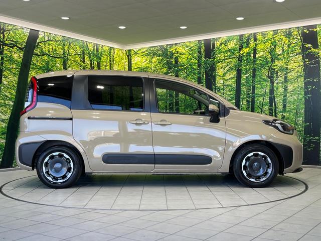 シエンタ ハイブリッドＺ　両側電動ドア　１０型ナビ　全周囲カメラ　衝突軽減装置　レーダークルーズ　禁煙車　ドラレコ　コーナーセンサー　レーンキープ　スマートキー　ＬＥＤヘッド　ＥＴＣ　オートハイビーム　オートエアコン（65枚目）