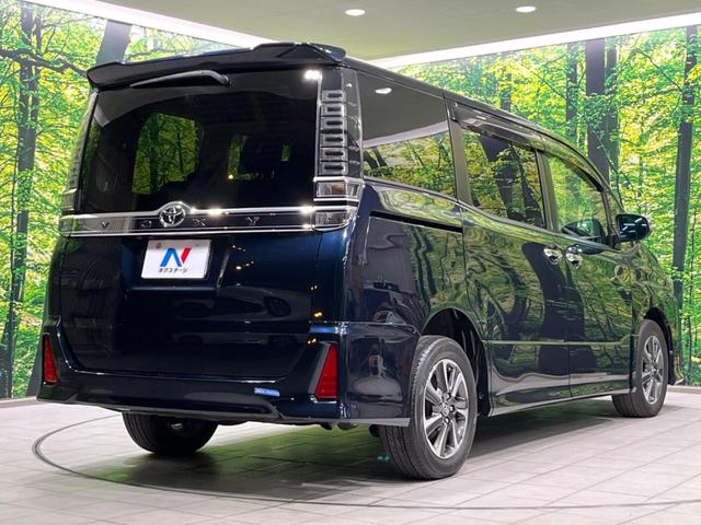 ヴォクシー ＺＳ　煌　４ＷＤ　両側電動ドア　後席モニター　ＢＩＧ－Ｘ１１型ナビ　バックカメラ　衝突軽減装置　禁煙車　前後ドラレコ　ＥＴＣ　スマートキー　ＬＥＤヘッド＆フォグ　クルコン　オートハイビーム　車線逸脱警報（61枚目）