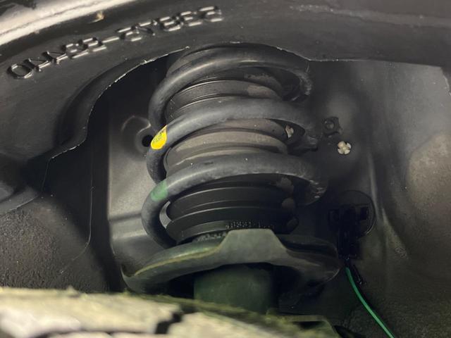 お車を安心してお乗りいただく為には、足回りの定期点検が欠かせません。サービスサポート（有償保証）では無料点検もご提供しており、安心のカーライフをお過ごしいただけるサポート体制が整っています。