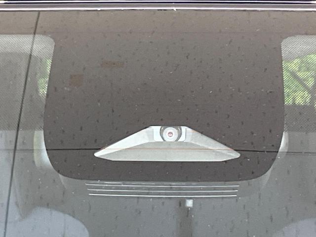 シエンタ ハイブリッドＸ　電動スライドドア　バックカメラ　衝突軽減装置　レーダークルーズ　禁煙車　ドラレコ　コーナーセンサー　レーンキープ　ＬＥＤヘッド　８型ディスプレイオーディオ　ＥＴＣ２．０　オートハイビーム　オートライト（6枚目）