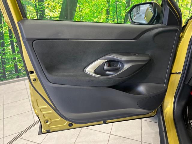 ヤリスクロス ハイブリッドG 純正8型ナビ バックカメラ 衝突軽減装置 レーダークルーズ 禁煙車 前後ドラレコ コーナーセンサー レーンキープ スマートキー LEDヘッド ETC オートハイビーム 誤発進抑制機能 オートライト(49枚目)