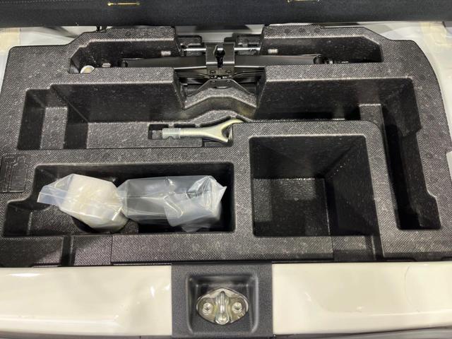 ミライース L SAIII 衝突軽減装置 禁煙車 コーナーセンサー オートハイビーム 車線逸脱警報 誤発進抑制機能 先行車発進告知 CD再生 キーレス ドアバイザー 盗難防止装置 トラクションコントロール アイドリングストップ(35枚目)