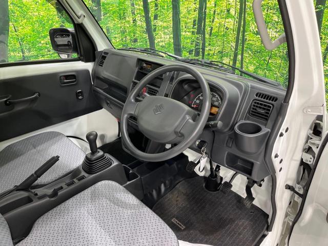 キャリイトラック KCエアコン・パワステ 4WD 5MT 衝突軽減装置 禁煙車 クリアランスソナー オートハイビーム 誤発進抑制機能 車線逸脱警報 先行車発進告知 オートライト ヘッドライトレベライザー AM FM再生 3方開荷台(2枚目)