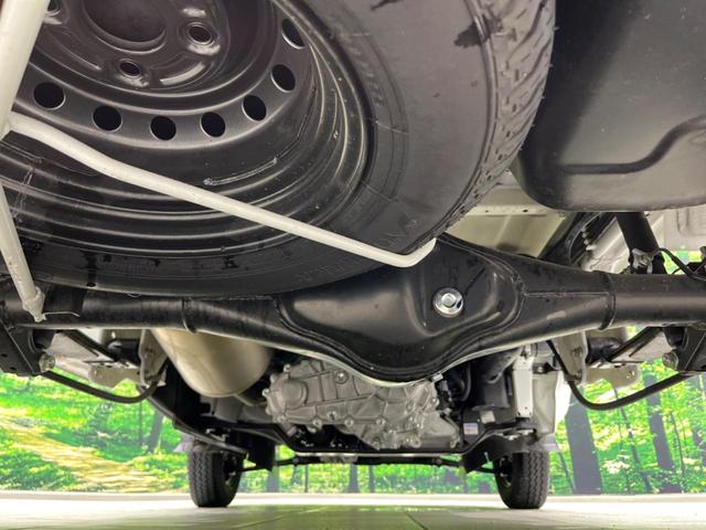 キャリイトラック KCエアコン・パワステ 4WD 5MT 衝突軽減装置 禁煙車 クリアランスソナー オートハイビーム 誤発進抑制機能 車線逸脱警報 先行車発進告知 オートライト ヘッドライトレベライザー AM FM再生 3方開荷台(19枚目)