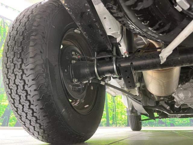 キャリイトラック KCエアコン・パワステ 4WD 5MT 衝突軽減装置 禁煙車 クリアランスソナー オートハイビーム 誤発進抑制機能 車線逸脱警報 先行車発進告知 オートライト ヘッドライトレベライザー AM FM再生 3方開荷台(21枚目)