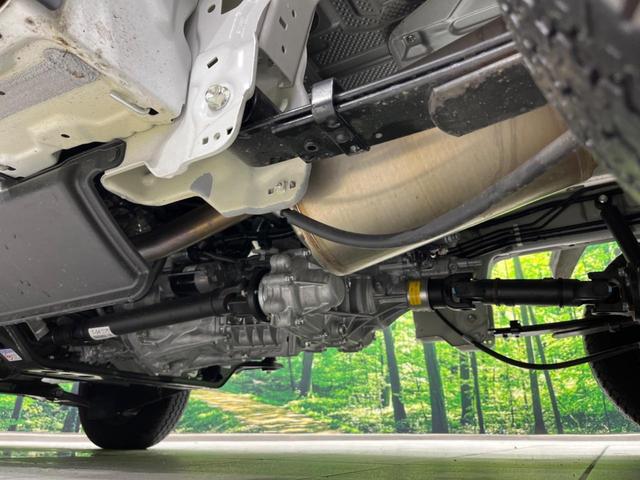 キャリイトラック KCエアコン・パワステ 4WD 5MT 衝突軽減装置 禁煙車 クリアランスソナー オートハイビーム 誤発進抑制機能 車線逸脱警報 先行車発進告知 オートライト ヘッドライトレベライザー AM FM再生 3方開荷台(22枚目)