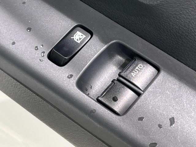 キャリイトラック KCエアコン・パワステ 4WD 5MT 衝突軽減装置 禁煙車 クリアランスソナー オートハイビーム 誤発進抑制機能 車線逸脱警報 先行車発進告知 オートライト ヘッドライトレベライザー AM FM再生 3方開荷台(33枚目)