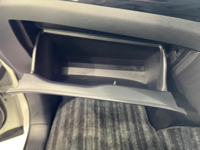 エスティマ アエラス　プレミアムエディション　４ＷＤ　両側電動ドア　純正ナビ　後席モニター　全周囲カメラ　禁煙車　ハーフレザーシート　パワーシート　スマートキー　ＨＩＤヘッド　ＥＴＣ　クルコン　オートライト　デュアルオートエアコン　オットマン（25枚目）