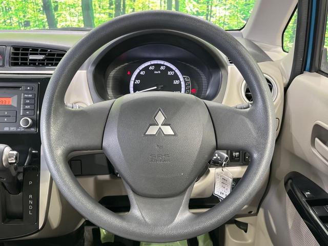 インテリアに合わせたデザインのステアリングは、運転される方のことも考え、運転しやすい形状、大きさです。是非一度、実際に触ってお確かめください。