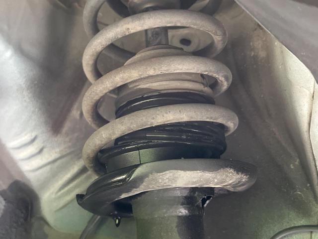 お車を安心してお乗りいただく為には、足回りの定期点検が欠かせません。サービスサポート（有償保証）では無料点検もご提供しており、安心のカーライフをお過ごしいただけるサポート体制が整っています。