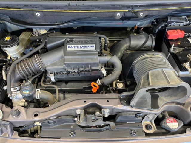 Ｎ－ＢＯＸ ２トーンカラースタイル　ＧターボＳＳパッケージ　両側電動ドア　純正ナビ　バックカメラ　衝突軽減装置　禁煙車　スマートキー　ＨＩＤヘッド　ＥＴＣ　クルコン　パドルシフト　純正１４インチＡＷ　オートライト　オートエアコン　Ｂｌｕｅｔｏｏｔｈ　ＤＶＤ再生（18枚目）