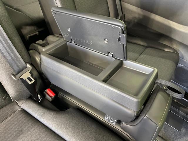 セレナ ｅ－パワー　ハイウェイスターＶ　登録済未使用車　両側電動ドア　純正１２．３型ナビ　全周囲カメラ　衝突軽減装置　プロパイロット　２トーンカラー　コーナーセンサー　ＥＴＣ２．０　ブラインドスポットモニター　デジタルインナーミラー（62枚目）