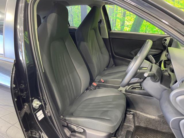 ヤリスクロス Ｘ　純正８型ナビ　バックカメラ　衝突軽減装置　レーダークルーズ　禁煙車　コーナーセンサー　レーンキープ　スマートキー　ＥＴＣ　オートハイビーム　車線逸脱警報　誤発進抑制機能　先行車発進告知　オートライト（8枚目）