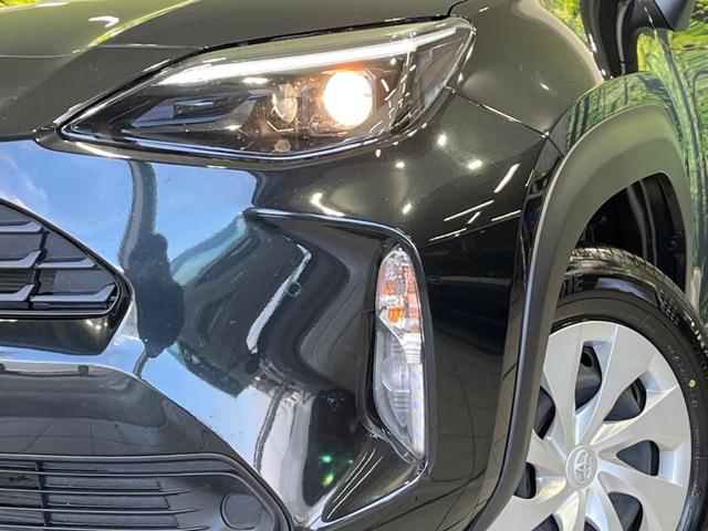 ヤリスクロス Ｘ　純正８型ナビ　バックカメラ　衝突軽減装置　レーダークルーズ　禁煙車　コーナーセンサー　レーンキープ　スマートキー　ＥＴＣ　オートハイビーム　車線逸脱警報　誤発進抑制機能　先行車発進告知　オートライト（12枚目）