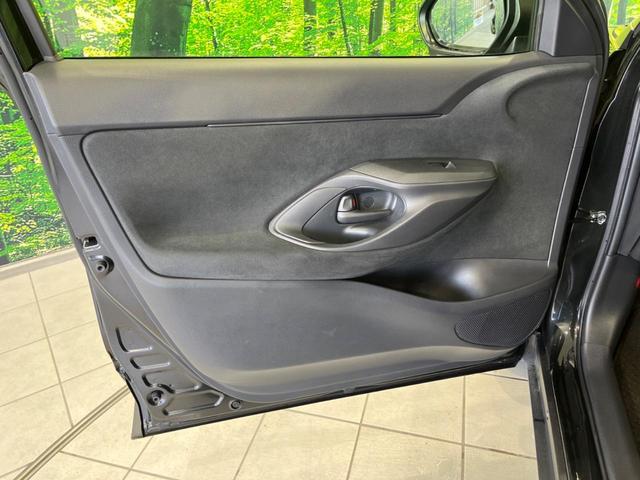 ヤリスクロス Ｘ　純正８型ナビ　バックカメラ　衝突軽減装置　レーダークルーズ　禁煙車　コーナーセンサー　レーンキープ　スマートキー　ＥＴＣ　オートハイビーム　車線逸脱警報　誤発進抑制機能　先行車発進告知　オートライト（40枚目）