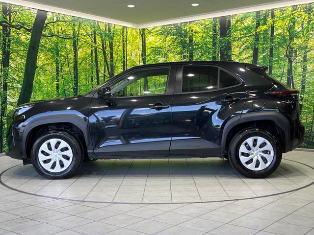 ヤリスクロス Ｘ　純正８型ナビ　バックカメラ　衝突軽減装置　レーダークルーズ　禁煙車　コーナーセンサー　レーンキープ　スマートキー　ＥＴＣ　オートハイビーム　車線逸脱警報　誤発進抑制機能　先行車発進告知　オートライト（62枚目）