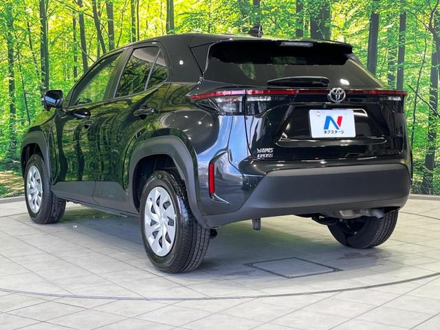 ヤリスクロス Ｘ　純正８型ナビ　バックカメラ　衝突軽減装置　レーダークルーズ　禁煙車　コーナーセンサー　レーンキープ　スマートキー　ＥＴＣ　オートハイビーム　車線逸脱警報　誤発進抑制機能　先行車発進告知　オートライト（63枚目）