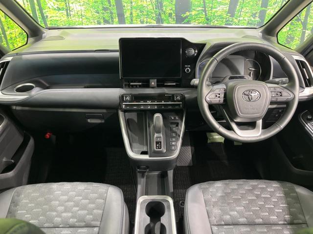 ヴォクシー ハイブリッドＳ－Ｚ　両側電動ドア　後席モニター　純正１０．５型ナビ　全周囲カメラ　衝突軽減装置　レーダークルーズ　禁煙車　電動リアゲート　ハーフレザーシート　コーナーセンサー　スマートキー　ＬＥＤヘッド　ＥＴＣ　フルセグ（2枚目）