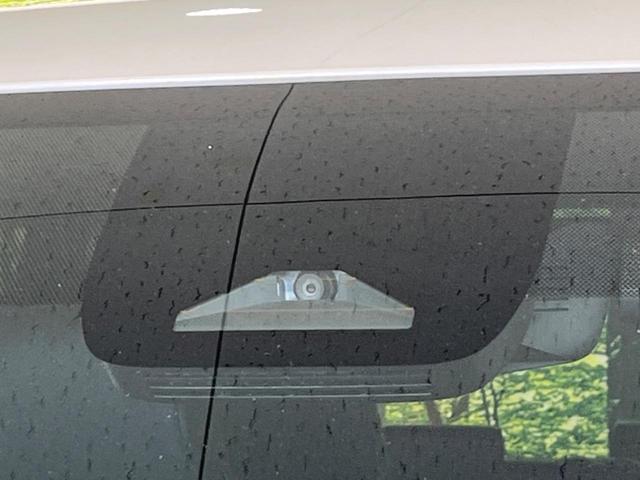 ヴォクシー ハイブリッドＳ－Ｚ　両側電動ドア　後席モニター　純正１０．５型ナビ　全周囲カメラ　衝突軽減装置　レーダークルーズ　禁煙車　電動リアゲート　ハーフレザーシート　コーナーセンサー　スマートキー　ＬＥＤヘッド　ＥＴＣ　フルセグ（7枚目）