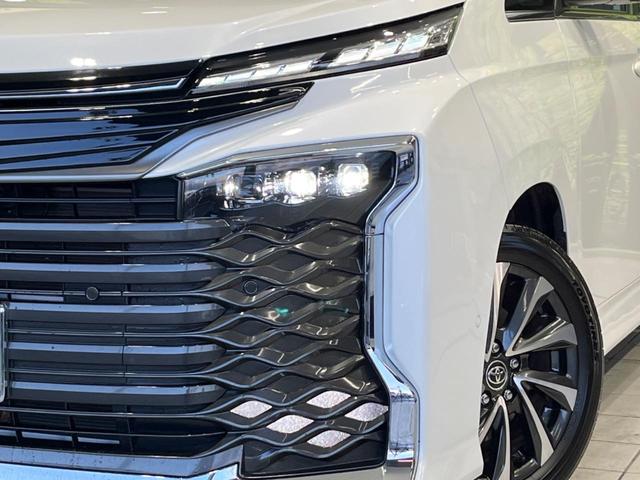 ヴォクシー ハイブリッドＳ－Ｚ　両側電動ドア　後席モニター　純正１０．５型ナビ　全周囲カメラ　衝突軽減装置　レーダークルーズ　禁煙車　電動リアゲート　ハーフレザーシート　コーナーセンサー　スマートキー　ＬＥＤヘッド　ＥＴＣ　フルセグ（13枚目）