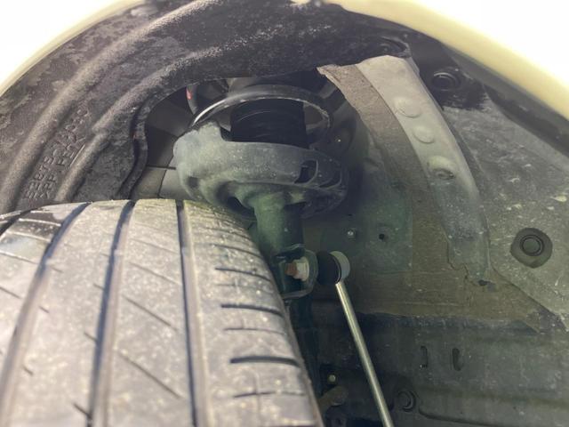 ヴォクシー ハイブリッドＳ－Ｚ　両側電動ドア　後席モニター　純正１０．５型ナビ　全周囲カメラ　衝突軽減装置　レーダークルーズ　禁煙車　電動リアゲート　ハーフレザーシート　コーナーセンサー　スマートキー　ＬＥＤヘッド　ＥＴＣ　フルセグ（20枚目）