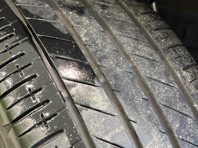 ヴォクシー ハイブリッドＳ－Ｚ　両側電動ドア　後席モニター　純正１０．５型ナビ　全周囲カメラ　衝突軽減装置　レーダークルーズ　禁煙車　電動リアゲート　ハーフレザーシート　コーナーセンサー　スマートキー　ＬＥＤヘッド　ＥＴＣ　フルセグ（27枚目）